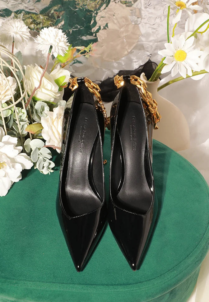 Statement chain anklet event pumps in black for formal and night out