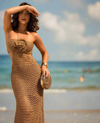 Elegant strapless knit dress in solid design