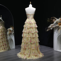 Crystal and bead embellished bodice with refined detailing