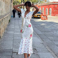 White floral mermaid dress styled for romantic summer street looks