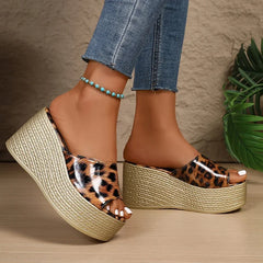 Women’s chunky wedge platform sandals in brown and gray