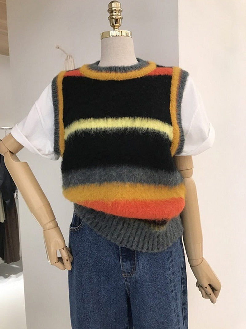 Contrast Color O Neck Striped Knitted Sweater 