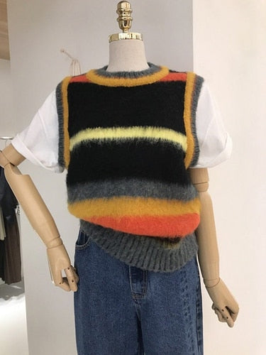 Contrast Color O Neck Striped Knitted Sweater 
