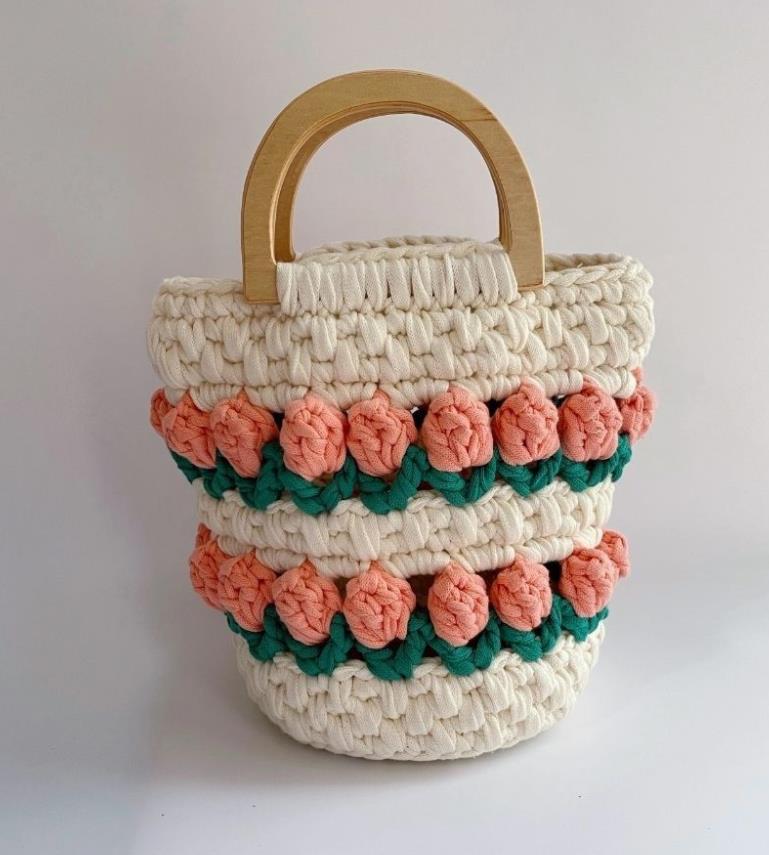 Knitted Woven Daisy Wood Handle Handbag